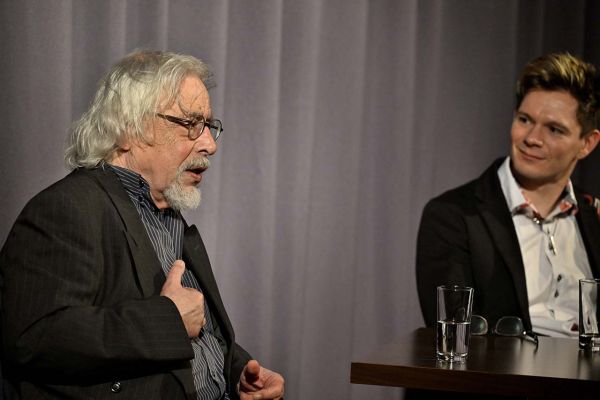 defa-filmtage-sonntag-74794D9D1C-A905-E551-13A5-3BC53F19FDA9.jpg